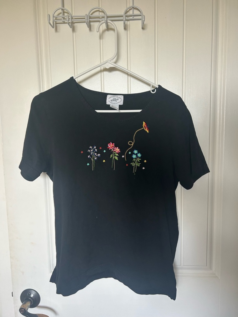 Vintage Morning Bleu Embroidered Floral Nature Black Women's Tee